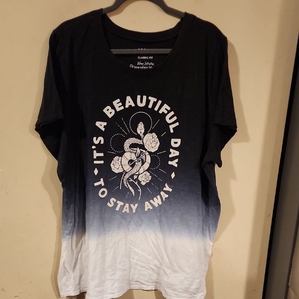 Torrid Classic Black Graphic Relaxed T-Shirt Size 4 EUC